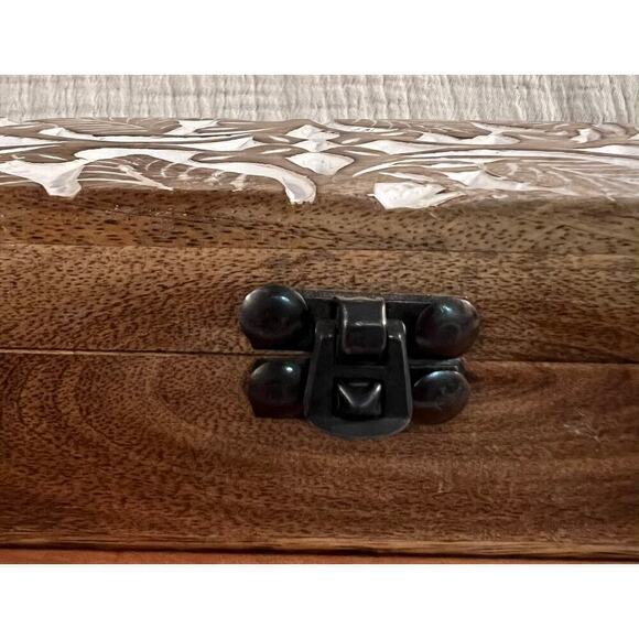 Hand Carved Wooden Trinket box - Picture 7 of 9